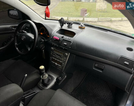 Серый Тойота Авенсис, объемом двигателя 2.23 л и пробегом 337 тыс. км за 5777 $, фото 43 на Automoto.ua