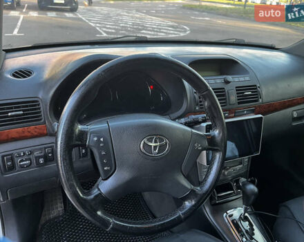 Серый Тойота Авенсис, объемом двигателя 1.79 л и пробегом 280 тыс. км за 6300 $, фото 13 на Automoto.ua