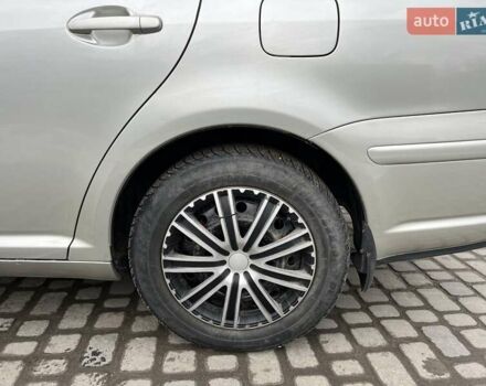 Сірий Тойота Авенсіс, об'ємом двигуна 1.8 л та пробігом 302 тис. км за 5300 $, фото 7 на Automoto.ua