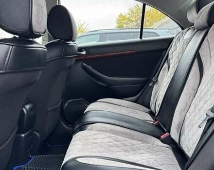 Сірий Тойота Авенсіс, об'ємом двигуна 2.2 л та пробігом 219 тис. км за 6600 $, фото 12 на Automoto.ua