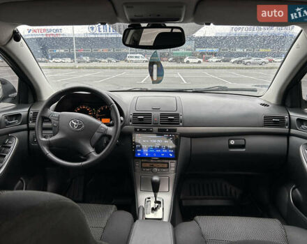 Сірий Тойота Авенсіс, об'ємом двигуна 1.8 л та пробігом 167 тис. км за 8700 $, фото 32 на Automoto.ua