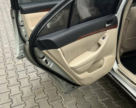 Серый Тойота Авенсис, объемом двигателя 2 л и пробегом 168 тыс. км за 6500 $, фото 9 на Automoto.ua