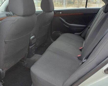 Серый Тойота Авенсис, объемом двигателя 1.8 л и пробегом 170 тыс. км за 7500 $, фото 6 на Automoto.ua