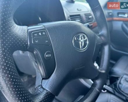 Сірий Тойота Авенсіс, об'ємом двигуна 1.8 л та пробігом 260 тис. км за 5800 $, фото 11 на Automoto.ua