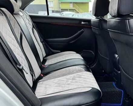 Сірий Тойота Авенсіс, об'ємом двигуна 2.2 л та пробігом 219 тис. км за 6600 $, фото 16 на Automoto.ua