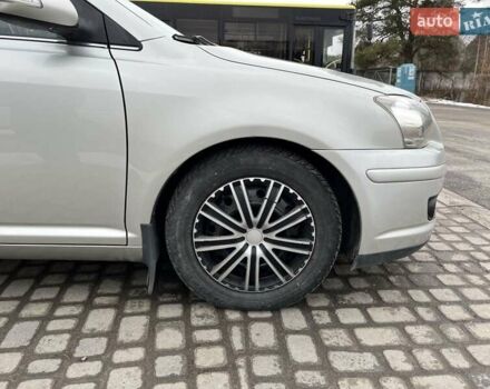 Сірий Тойота Авенсіс, об'ємом двигуна 1.8 л та пробігом 302 тис. км за 5300 $, фото 10 на Automoto.ua