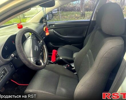 Серый Тойота Авенсис, объемом двигателя 2.2 л и пробегом 200 тыс. км за 6000 $, фото 3 на Automoto.ua