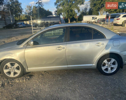 Серый Тойота Авенсис, объемом двигателя 1.79 л и пробегом 245 тыс. км за 3800 $, фото 1 на Automoto.ua