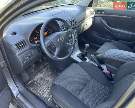 Сірий Тойота Авенсіс, об'ємом двигуна 1.8 л та пробігом 180 тис. км за 6300 $, фото 6 на Automoto.ua