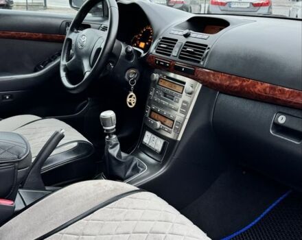 Серый Тойота Авенсис, объемом двигателя 2.2 л и пробегом 218 тыс. км за 6600 $, фото 18 на Automoto.ua