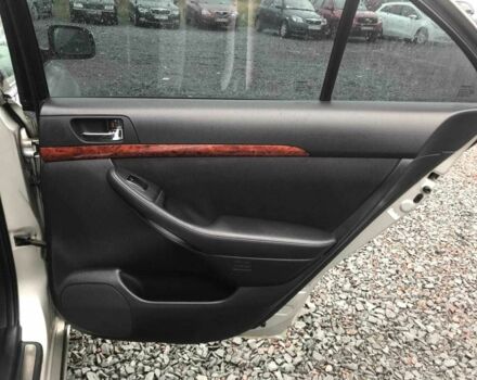 Сірий Тойота Авенсіс, об'ємом двигуна 1.8 л та пробігом 328 тис. км за 4790 $, фото 13 на Automoto.ua