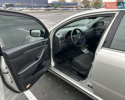 Сірий Тойота Авенсіс, об'ємом двигуна 1.8 л та пробігом 167 тис. км за 8700 $, фото 20 на Automoto.ua