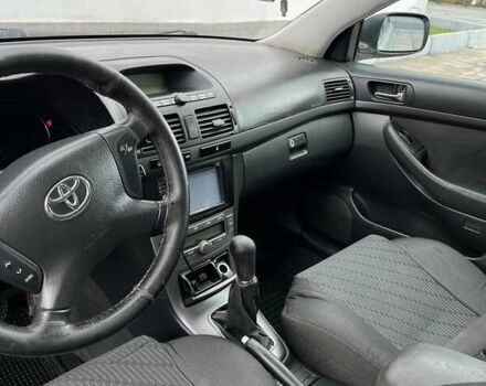 Серый Тойота Авенсис, объемом двигателя 2 л и пробегом 371 тыс. км за 5500 $, фото 20 на Automoto.ua