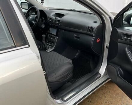 Серый Тойота Авенсис, объемом двигателя 2 л и пробегом 371 тыс. км за 5500 $, фото 13 на Automoto.ua