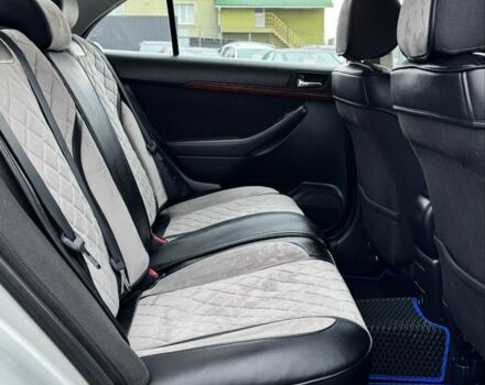 Серый Тойота Авенсис, объемом двигателя 2.2 л и пробегом 218 тыс. км за 6600 $, фото 17 на Automoto.ua