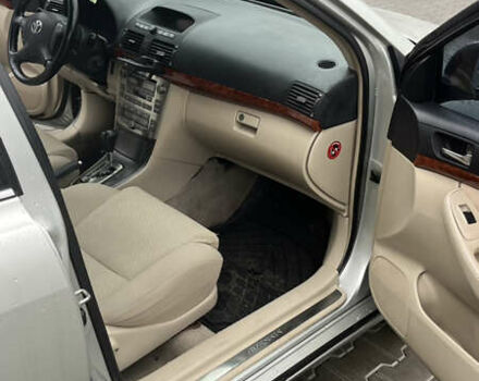 Серый Тойота Авенсис, объемом двигателя 2 л и пробегом 168 тыс. км за 6500 $, фото 10 на Automoto.ua