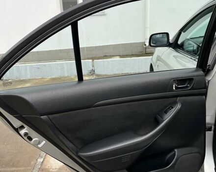 Серый Тойота Авенсис, объемом двигателя 2 л и пробегом 371 тыс. км за 5500 $, фото 22 на Automoto.ua