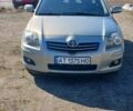 Серый Тойота Авенсис, объемом двигателя 2.23 л и пробегом 350 тыс. км за 6700 $, фото 1 на Automoto.ua
