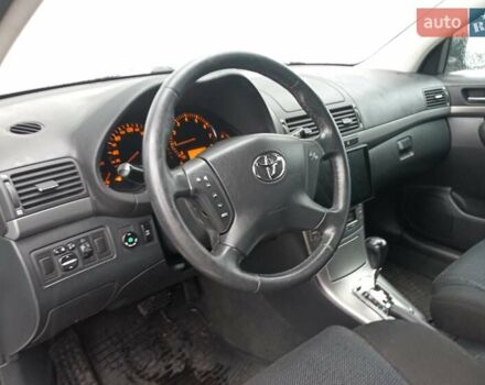 Серый Тойота Авенсис, объемом двигателя 1.79 л и пробегом 192 тыс. км за 7900 $, фото 12 на Automoto.ua