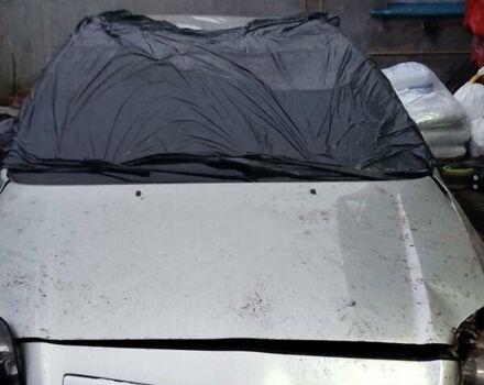 Серый Тойота Авенсис, объемом двигателя 1.6 л и пробегом 320 тыс. км за 2500 $, фото 1 на Automoto.ua