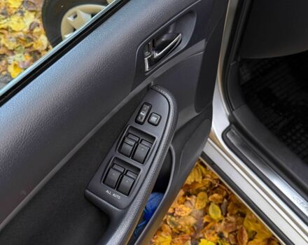 Серый Тойота Авенсис, объемом двигателя 1.8 л и пробегом 192 тыс. км за 8500 $, фото 11 на Automoto.ua