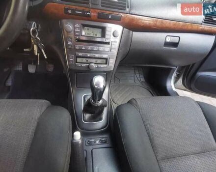 Серый Тойота Авенсис, объемом двигателя 1.79 л и пробегом 295 тыс. км за 6500 $, фото 1 на Automoto.ua
