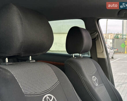 Серый Тойота Авенсис, объемом двигателя 1.79 л и пробегом 200 тыс. км за 5000 $, фото 37 на Automoto.ua