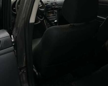 Серый Тойота Авенсис, объемом двигателя 2 л и пробегом 220 тыс. км за 7500 $, фото 2 на Automoto.ua