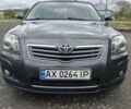 Серый Тойота Авенсис, объемом двигателя 2 л и пробегом 228 тыс. км за 7700 $, фото 1 на Automoto.ua