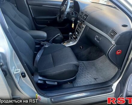 Серый Тойота Авенсис, объемом двигателя 1.8 л и пробегом 217 тыс. км за 6500 $, фото 9 на Automoto.ua