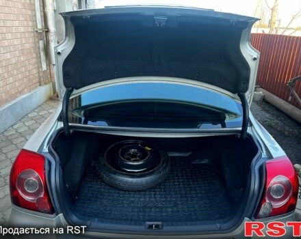 Серый Тойота Авенсис, объемом двигателя 1.8 л и пробегом 217 тыс. км за 6500 $, фото 11 на Automoto.ua