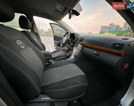 Серый Тойота Авенсис, объемом двигателя 1.79 л и пробегом 200 тыс. км за 5000 $, фото 34 на Automoto.ua