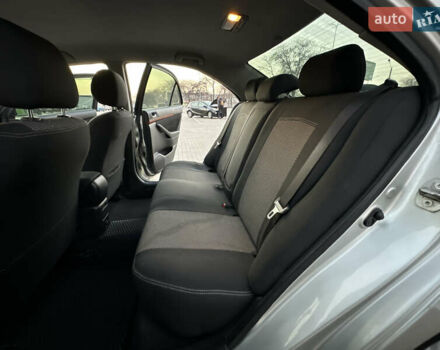 Серый Тойота Авенсис, объемом двигателя 1.79 л и пробегом 200 тыс. км за 5000 $, фото 27 на Automoto.ua