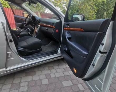 Серый Тойота Авенсис, объемом двигателя 1.79 л и пробегом 295 тыс. км за 6500 $, фото 16 на Automoto.ua
