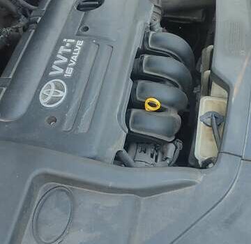 Серый Тойота Авенсис, объемом двигателя 1.8 л и пробегом 279 тыс. км за 6200 $, фото 3 на Automoto.ua