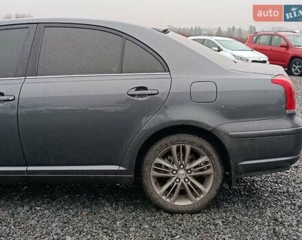 Серый Тойота Авенсис, объемом двигателя 2.2 л и пробегом 280 тыс. км за 7440 $, фото 4 на Automoto.ua