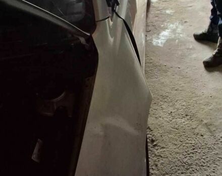 Сірий Тойота Авенсіс, об'ємом двигуна 1.6 л та пробігом 320 тис. км за 2500 $, фото 9 на Automoto.ua