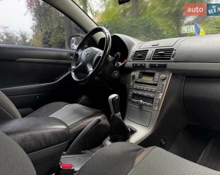 Сірий Тойота Авенсіс, об'ємом двигуна 1.8 л та пробігом 241 тис. км за 7590 $, фото 22 на Automoto.ua