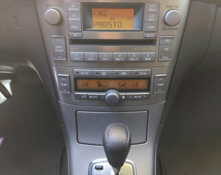 Сірий Тойота Авенсіс, об'ємом двигуна 1.8 л та пробігом 316 тис. км за 6900 $, фото 48 на Automoto.ua