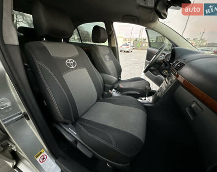 Серый Тойота Авенсис, объемом двигателя 1.79 л и пробегом 200 тыс. км за 5000 $, фото 33 на Automoto.ua