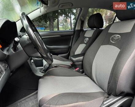 Сірий Тойота Авенсіс, об'ємом двигуна 1.8 л та пробігом 241 тис. км за 7590 $, фото 15 на Automoto.ua