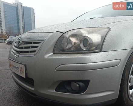 Серый Тойота Авенсис, объемом двигателя 1.79 л и пробегом 192 тыс. км за 7900 $, фото 2 на Automoto.ua