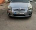 Сірий Тойота Авенсіс, об'ємом двигуна 1.99 л та пробігом 241 тис. км за 7000 $, фото 1 на Automoto.ua
