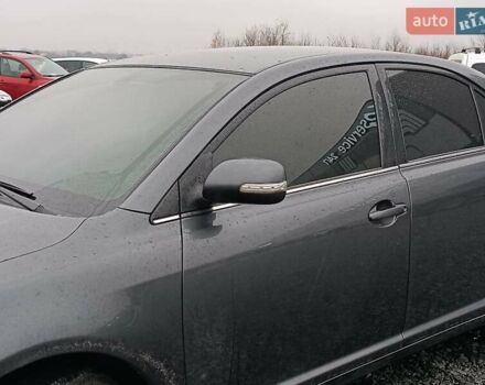 Серый Тойота Авенсис, объемом двигателя 2.2 л и пробегом 280 тыс. км за 7440 $, фото 3 на Automoto.ua