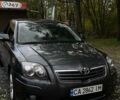 Серый Тойота Авенсис, объемом двигателя 2 л и пробегом 220 тыс. км за 7500 $, фото 8 на Automoto.ua