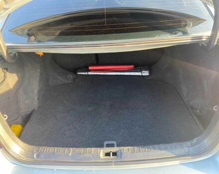 Серый Тойота Авенсис, объемом двигателя 2 л и пробегом 410 тыс. км за 6000 $, фото 4 на Automoto.ua