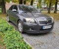 Серый Тойота Авенсис, объемом двигателя 1.8 л и пробегом 194 тыс. км за 8000 $, фото 1 на Automoto.ua