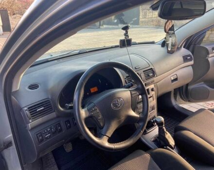 Серый Тойота Авенсис, объемом двигателя 2 л и пробегом 410 тыс. км за 6000 $, фото 7 на Automoto.ua