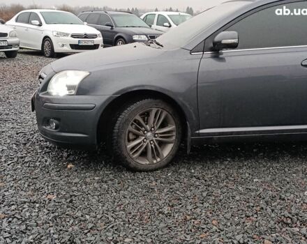 Серый Тойота Авенсис, объемом двигателя 2.2 л и пробегом 280 тыс. км за 7440 $, фото 2 на Automoto.ua