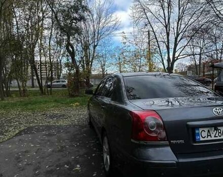 Серый Тойота Авенсис, объемом двигателя 2 л и пробегом 220 тыс. км за 7500 $, фото 9 на Automoto.ua